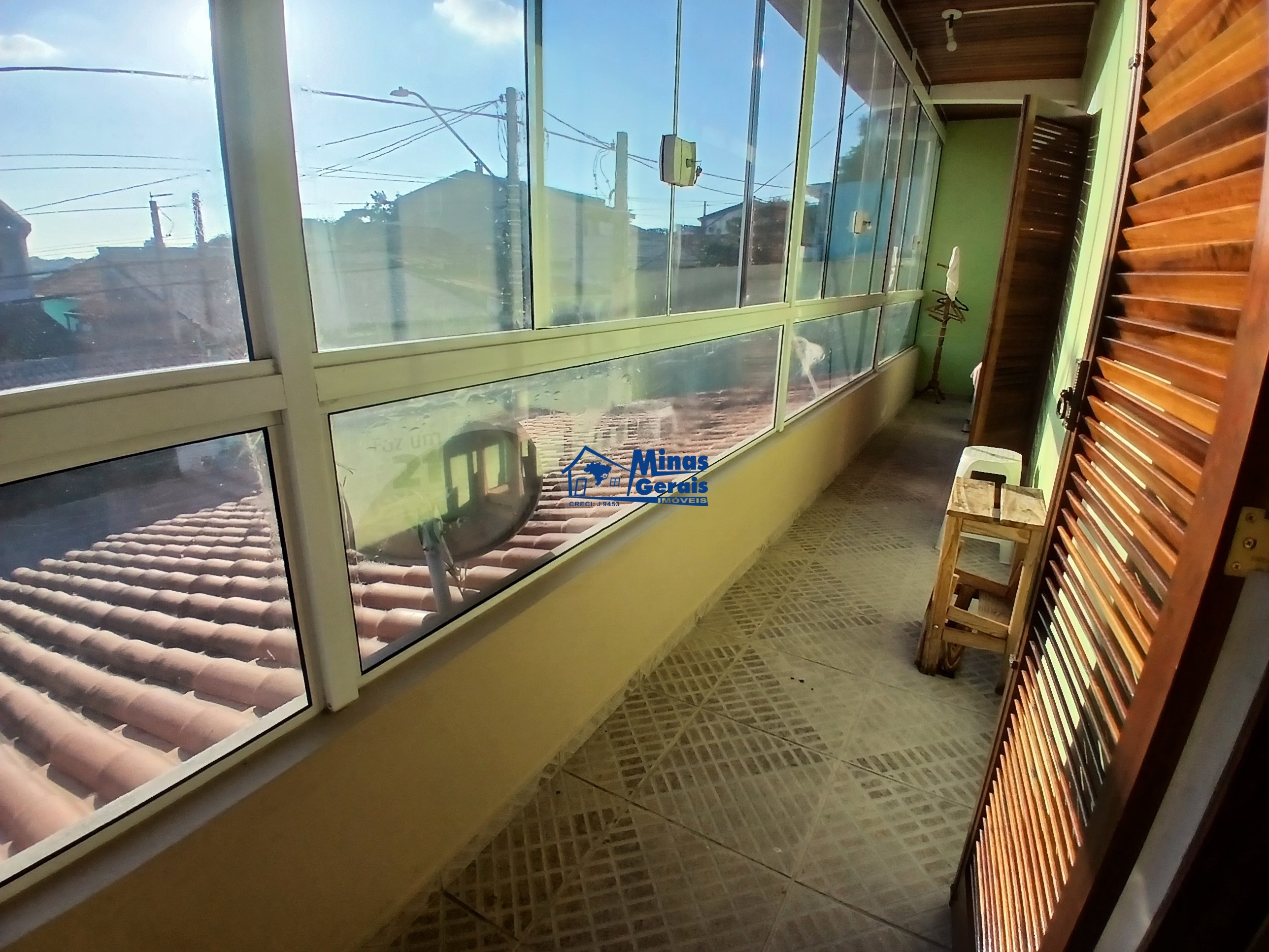 Casa à venda com 5 quartos, 145m² - Foto 3