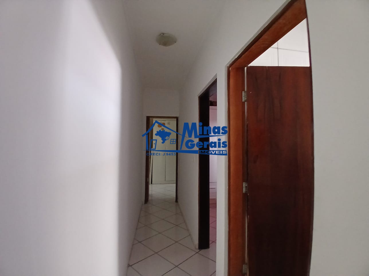 Casa à venda com 2 quartos, 52m² - Foto 4