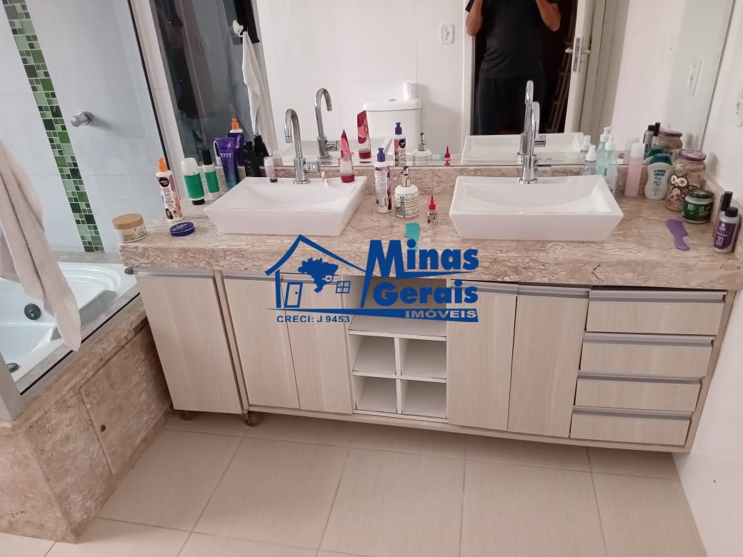 Casa à venda com 4 quartos, 165m² - Foto 9