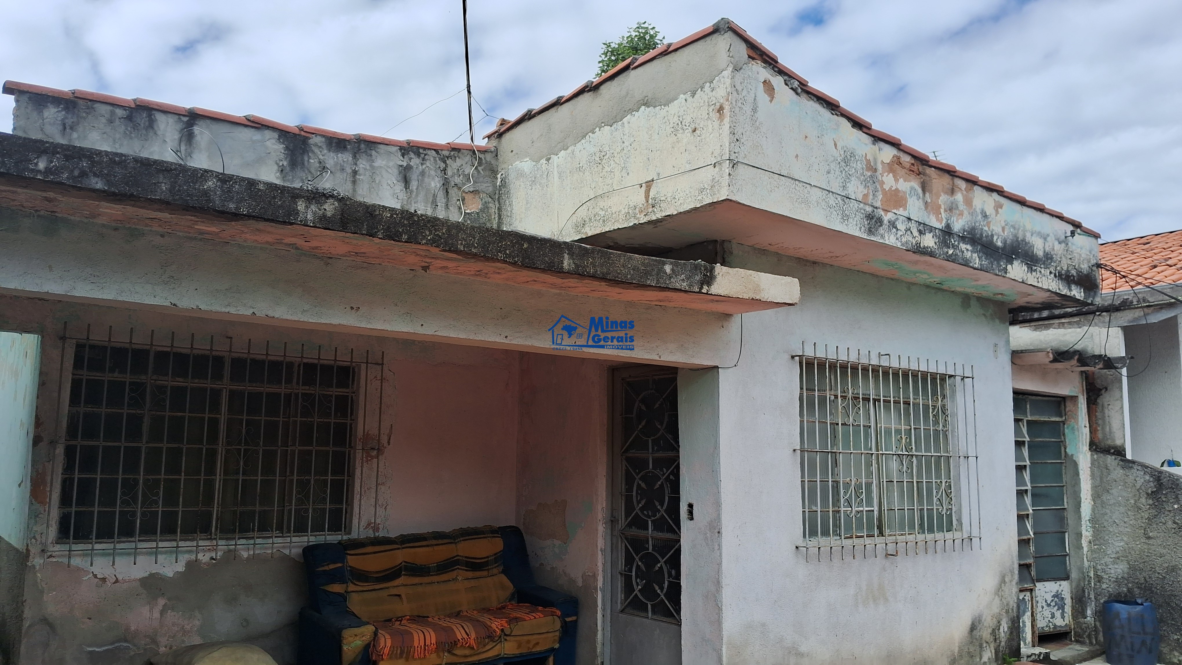 Casa à venda com 6 quartos, 217m² - Foto 3