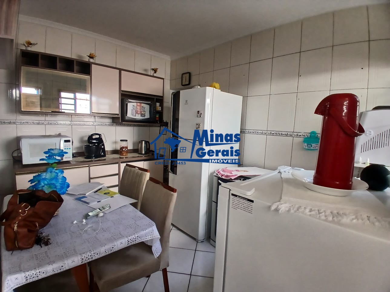 Casa à venda com 2 quartos, 52m² - Foto 2