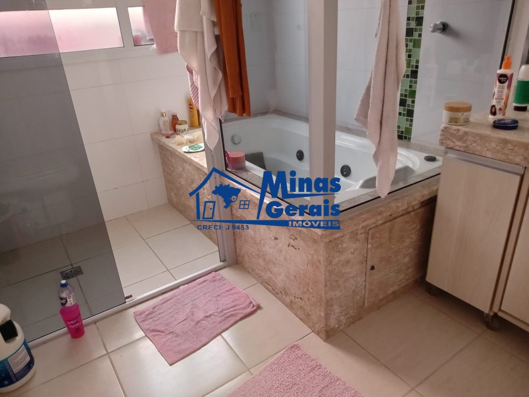 Casa à venda com 4 quartos, 165m² - Foto 8