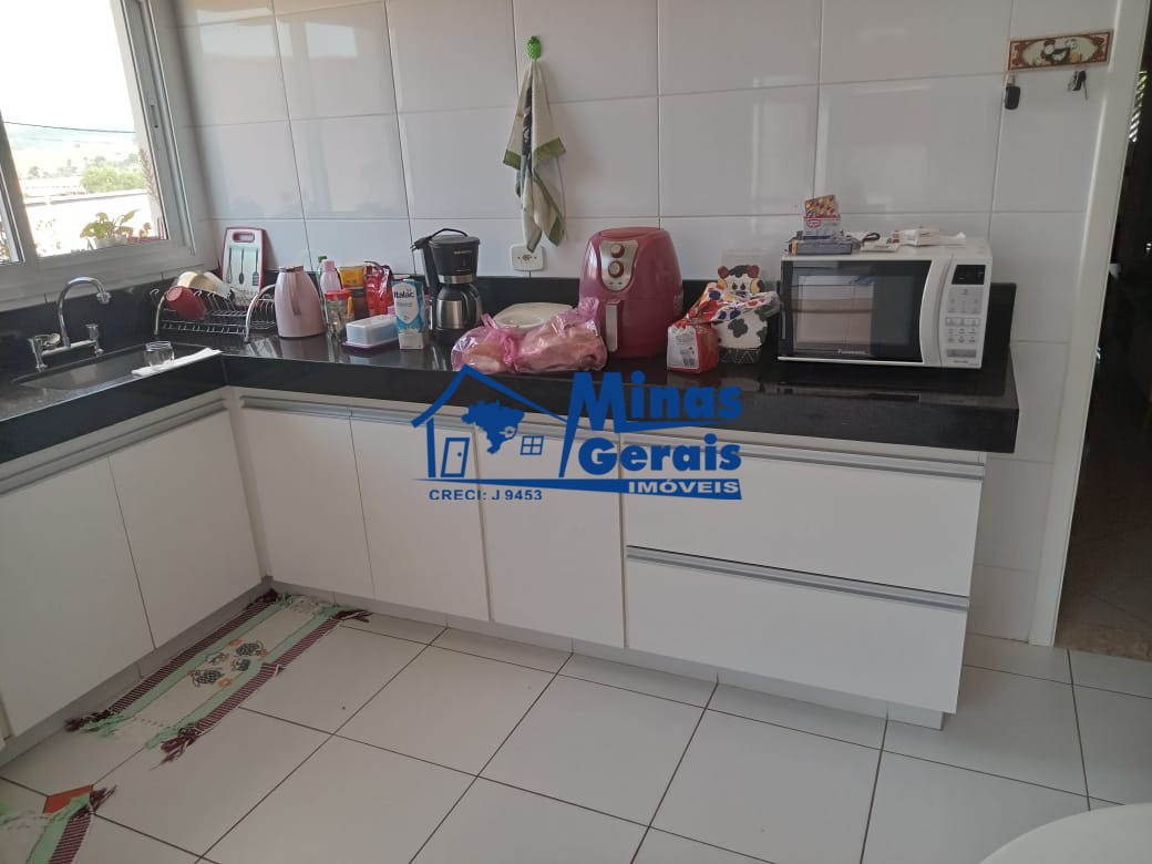 Casa à venda com 4 quartos, 165m² - Foto 7