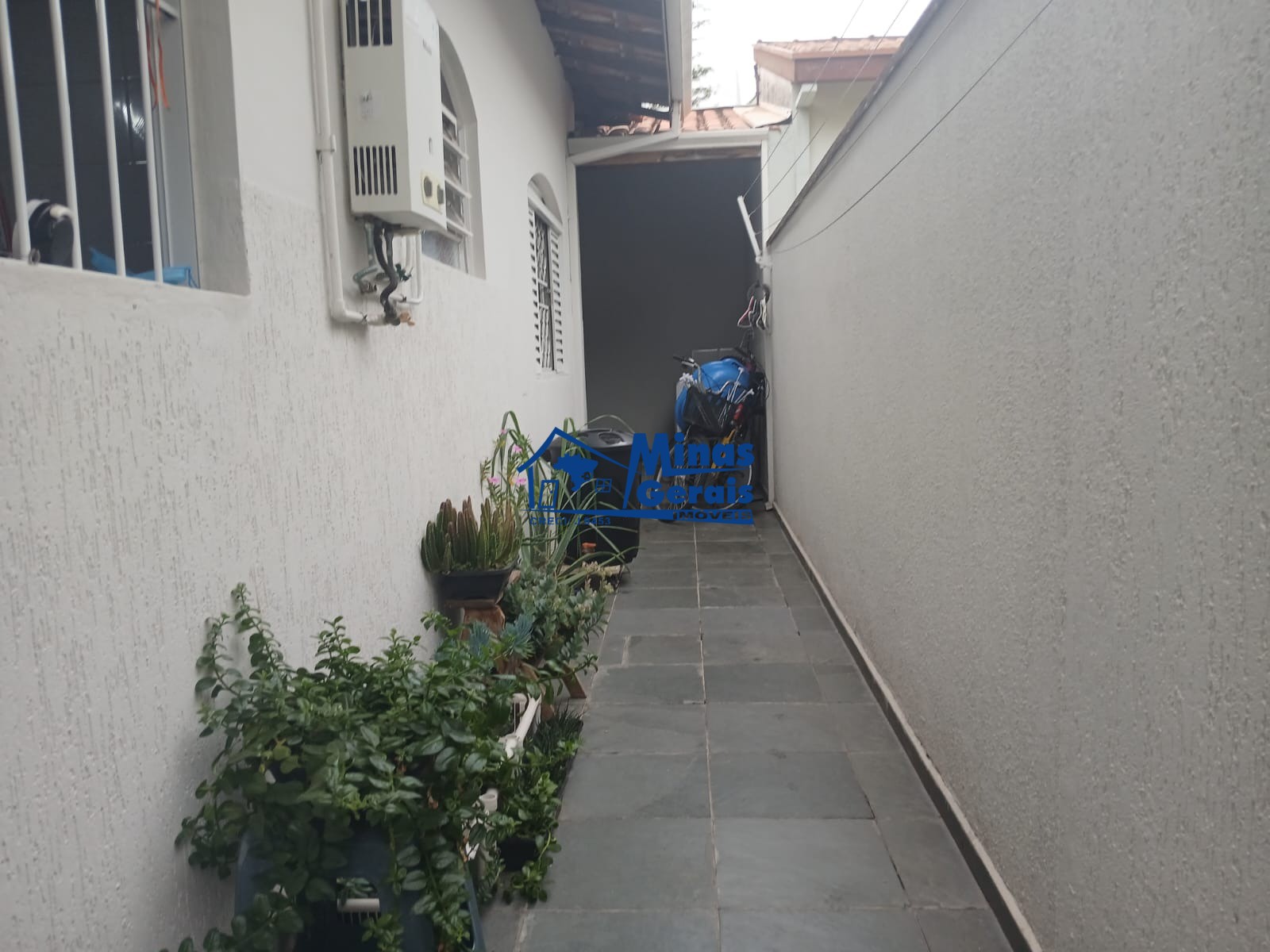 Casa à venda com 2 quartos, 73m² - Foto 2