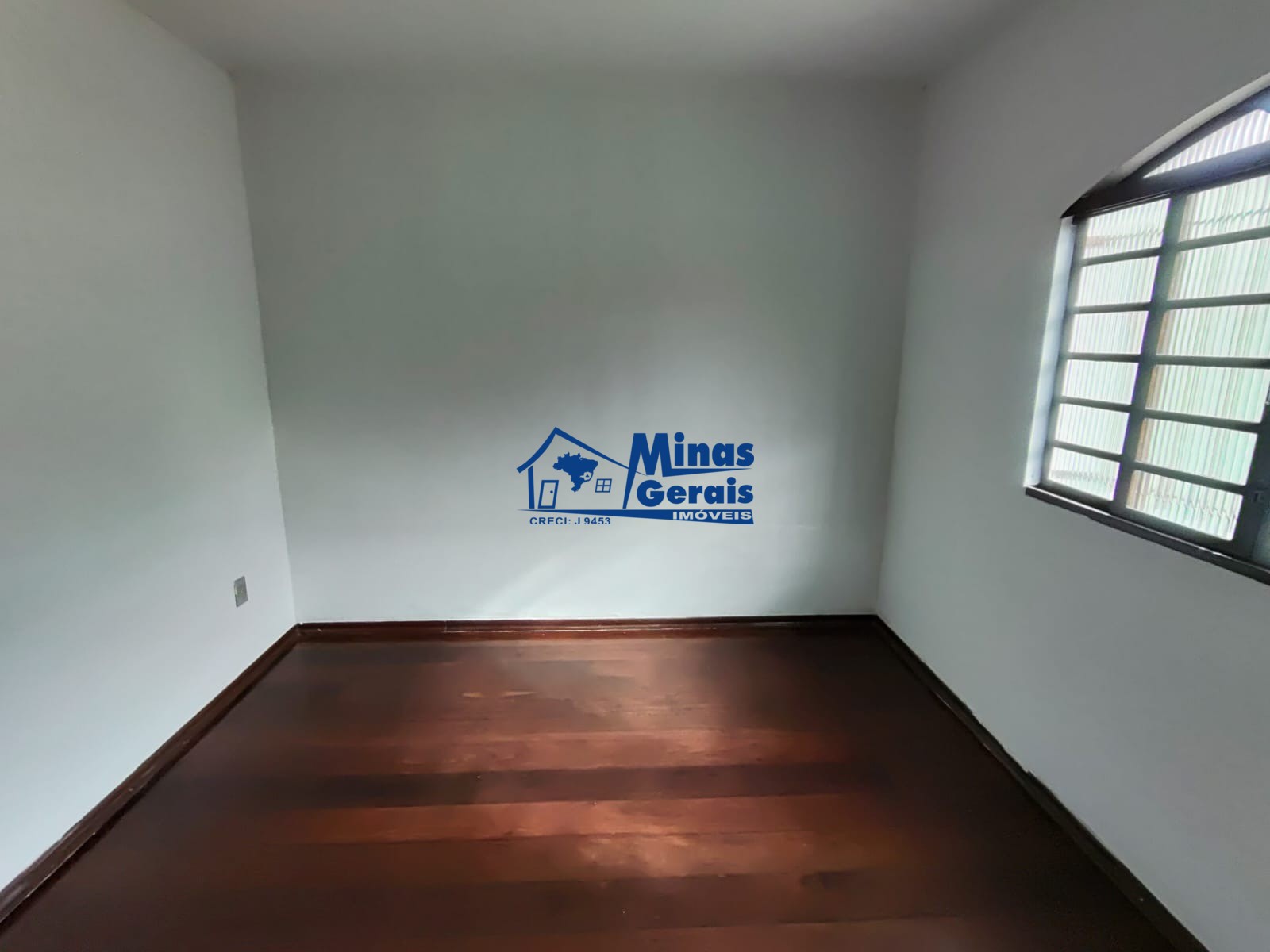 Casa à venda com 5 quartos, 235m² - Foto 7