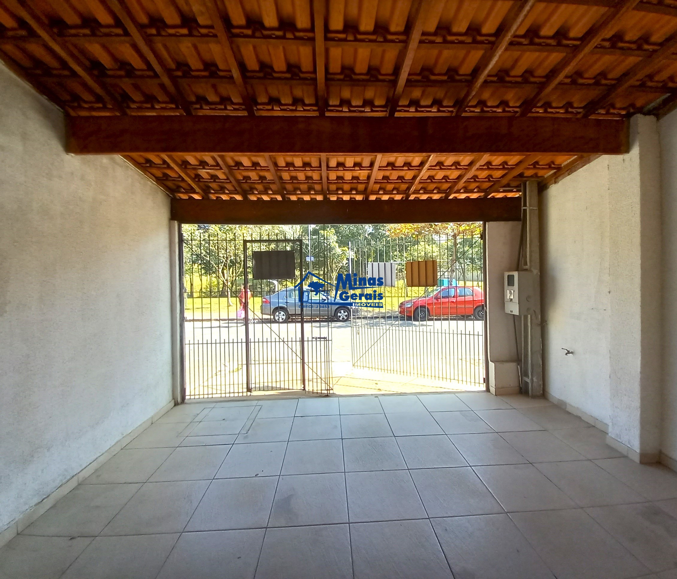 Casa à venda com 2 quartos, 125m² - Foto 2