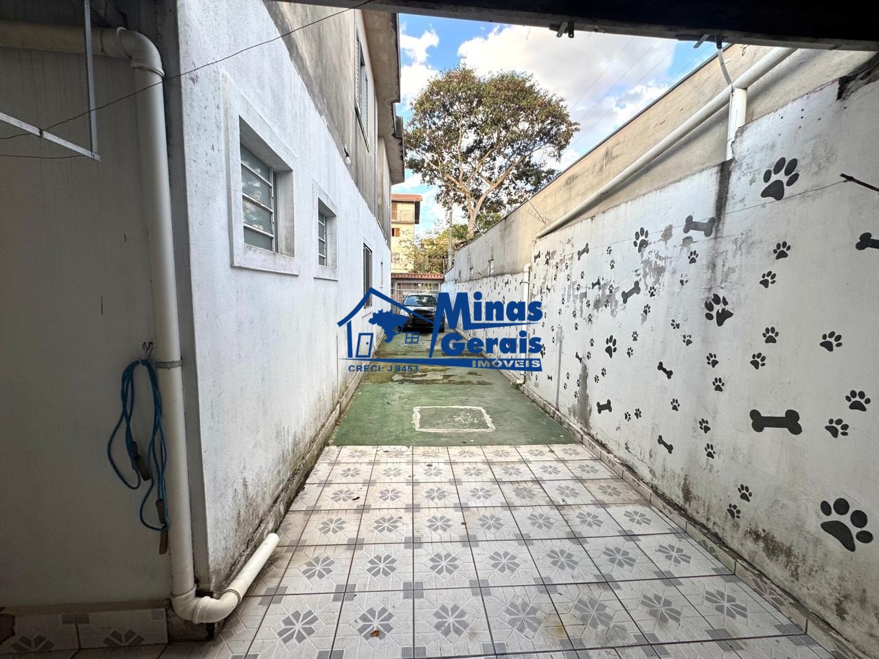 Casa à venda com 4 quartos, 239m² - Foto 3