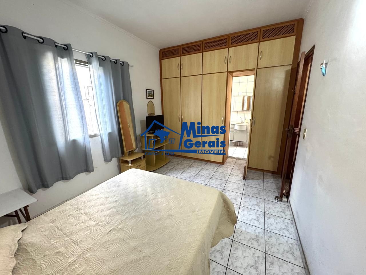 Casa à venda com 4 quartos, 239m² - Foto 9