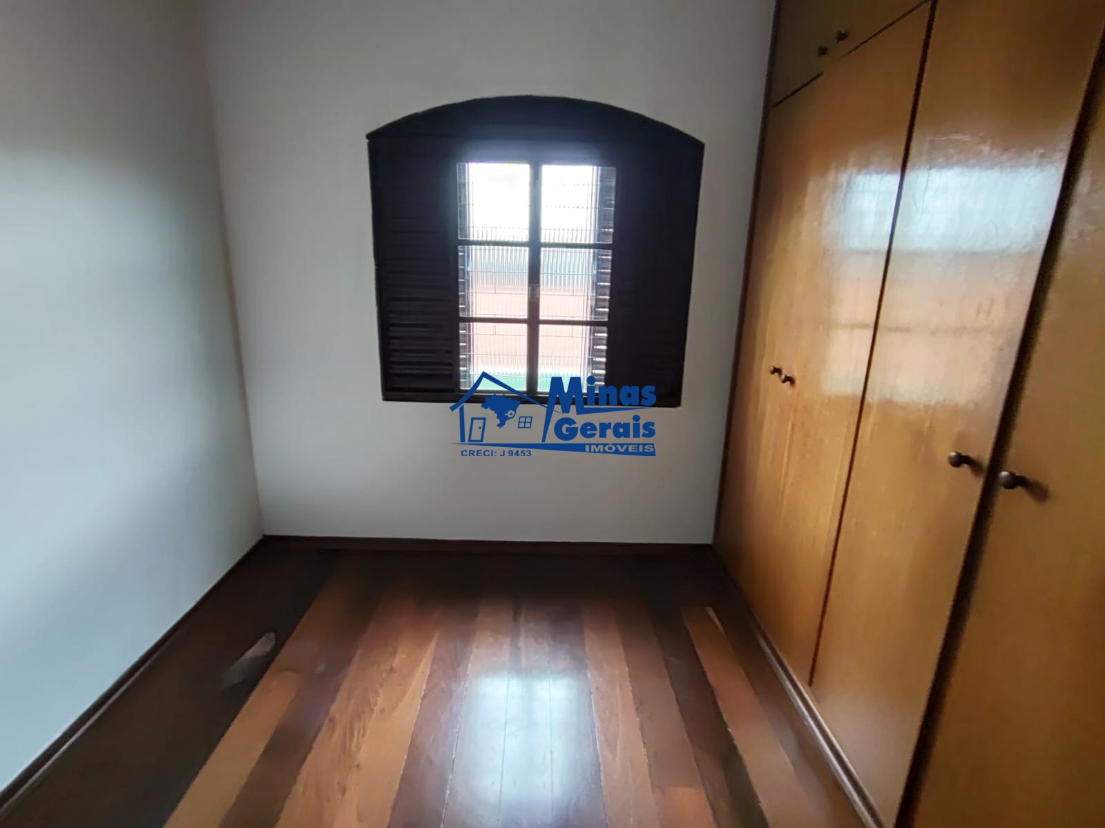 Casa à venda com 5 quartos, 235m² - Foto 12
