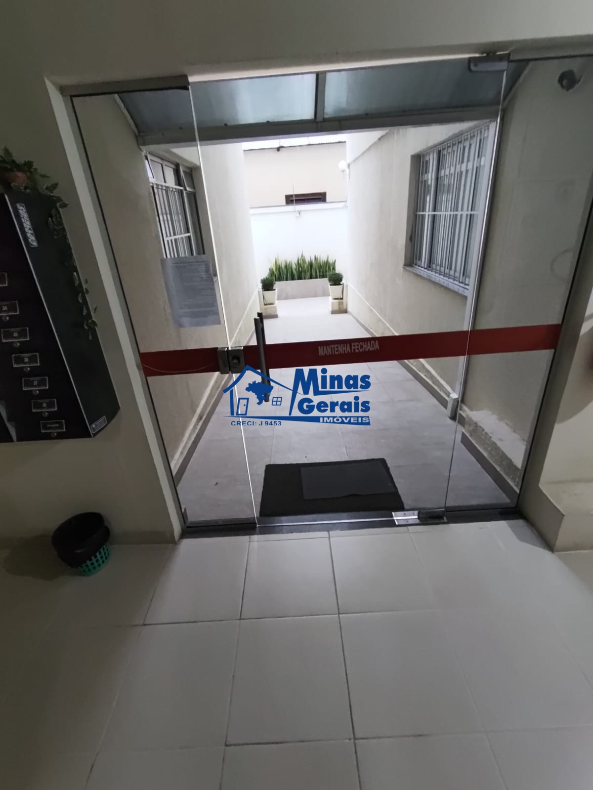 Apartamento à venda com 2 quartos, 70m² - Foto 3