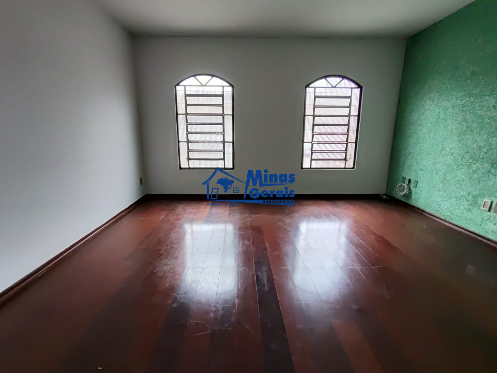 Casa à venda com 5 quartos, 235m² - Foto 2