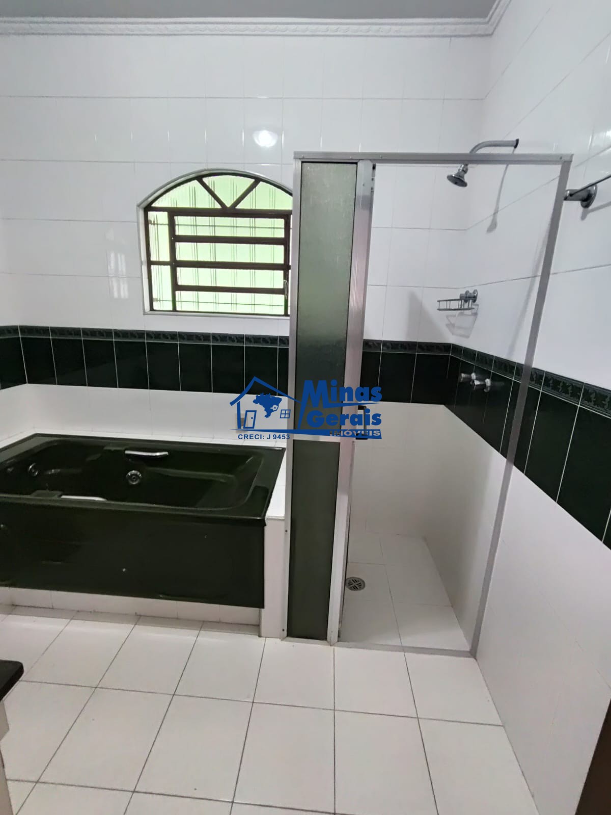 Casa à venda com 5 quartos, 235m² - Foto 16