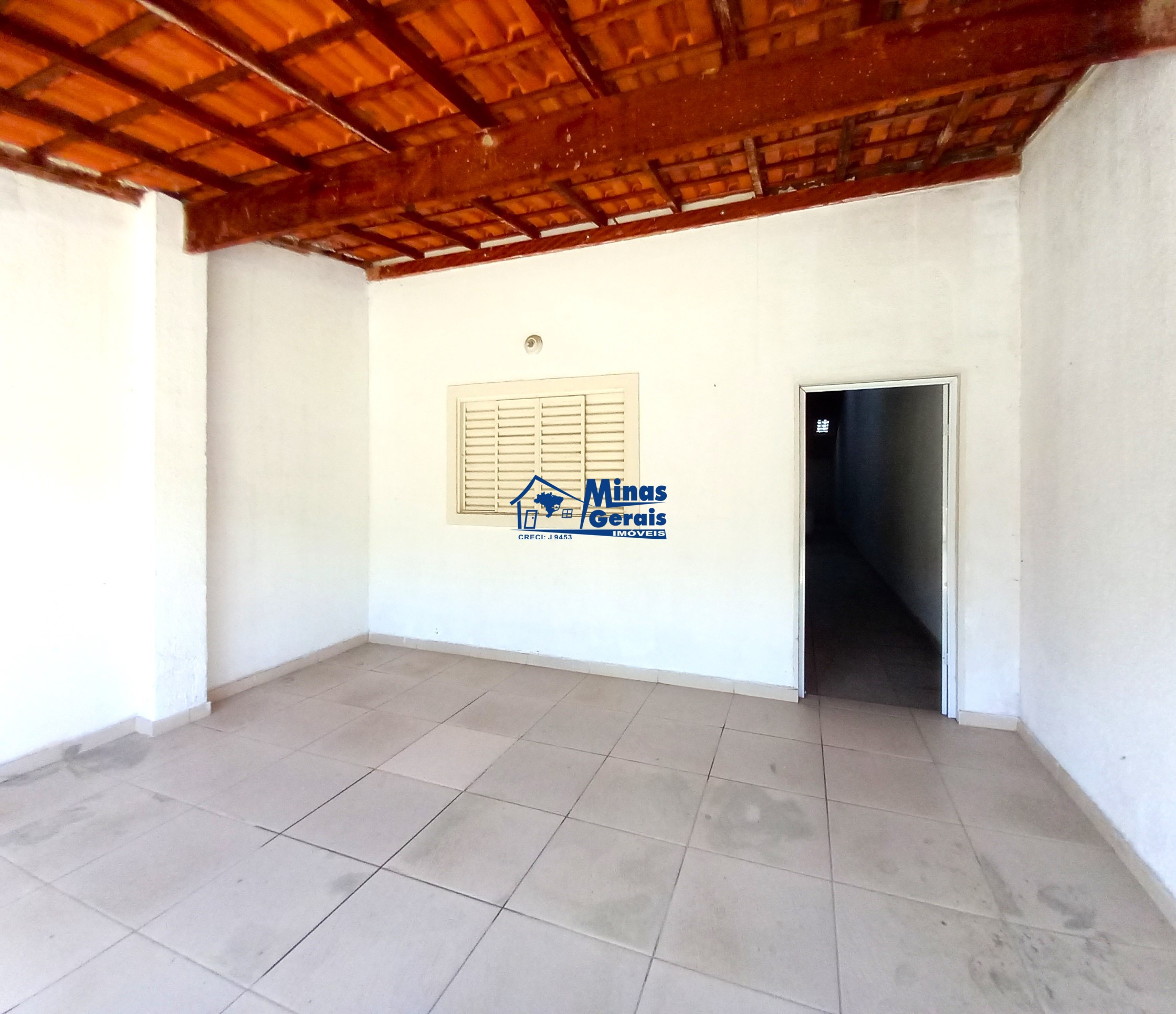 Casa à venda com 2 quartos, 125m² - Foto 1