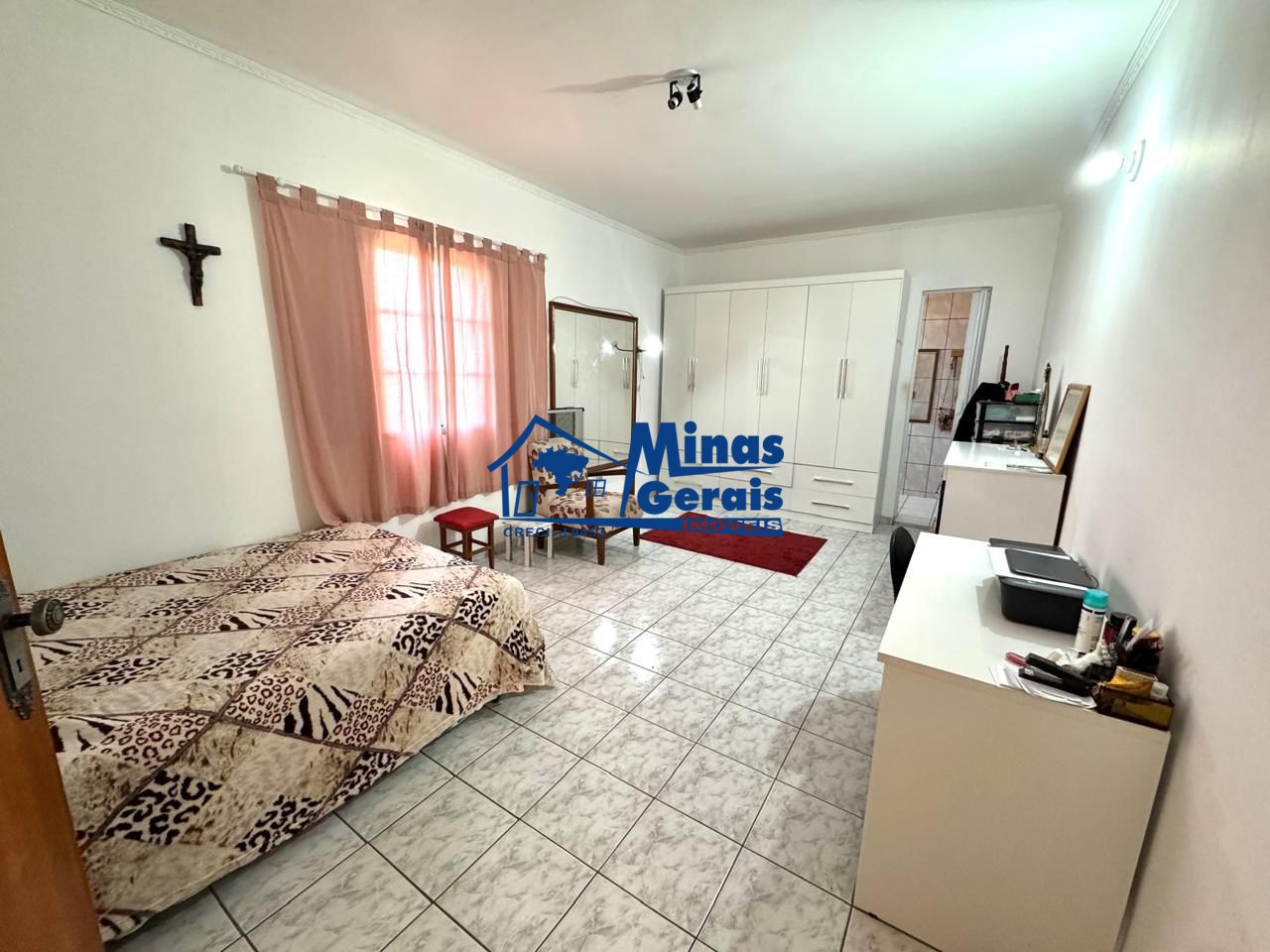 Casa à venda com 4 quartos, 239m² - Foto 18
