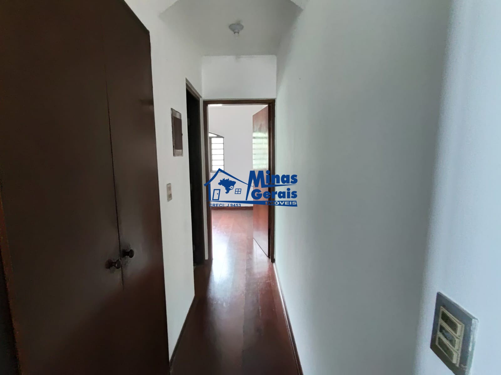 Casa à venda com 5 quartos, 235m² - Foto 11