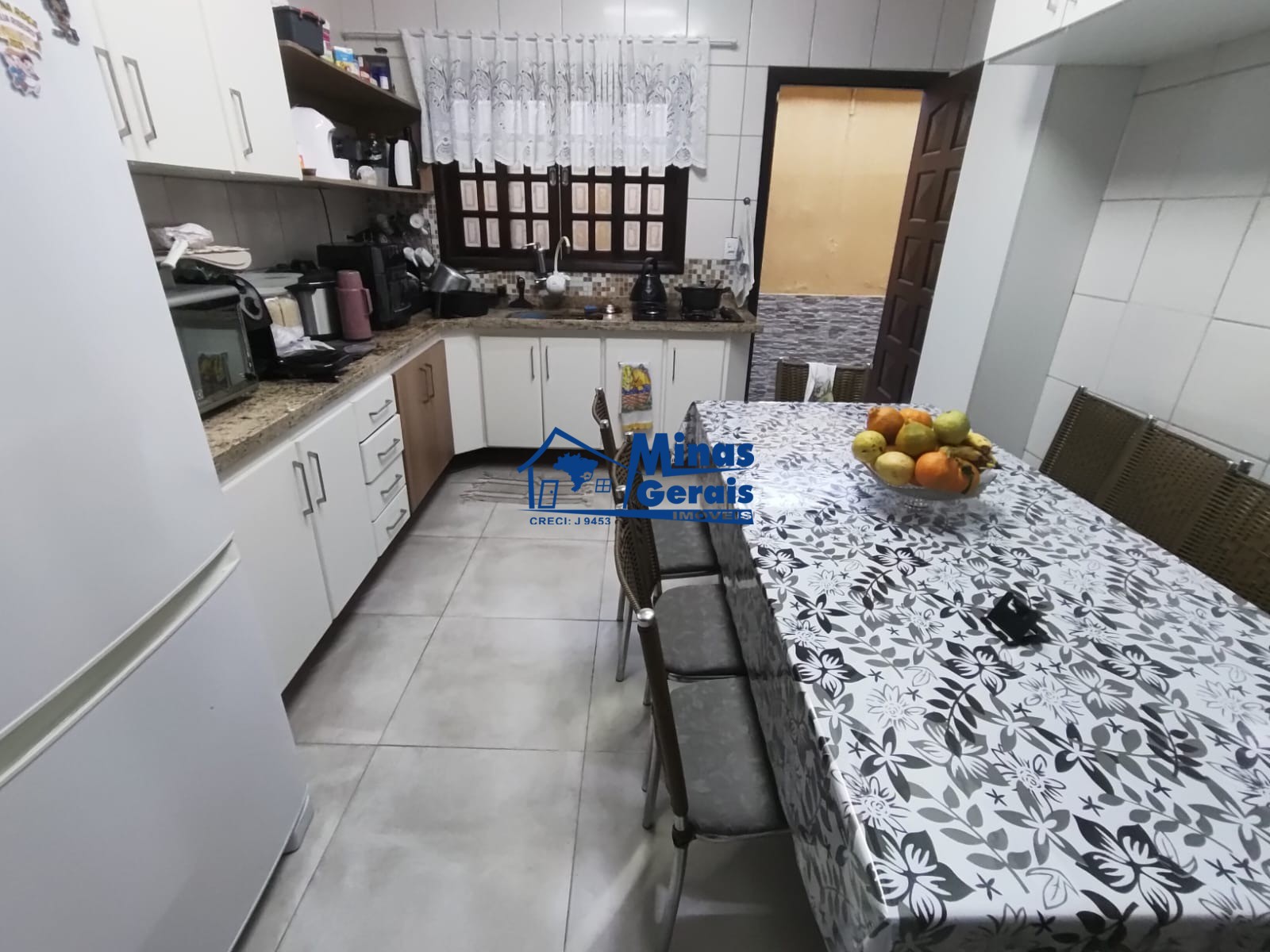 Casa à venda com 3 quartos, 78m² - Foto 1
