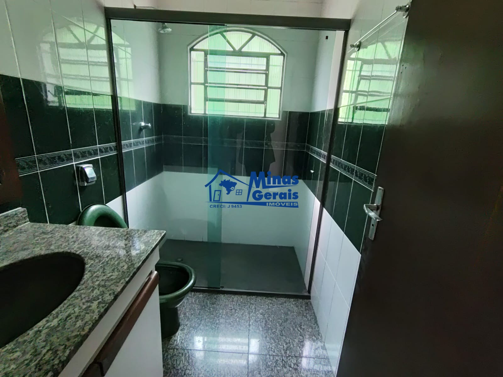 Casa à venda com 5 quartos, 235m² - Foto 15
