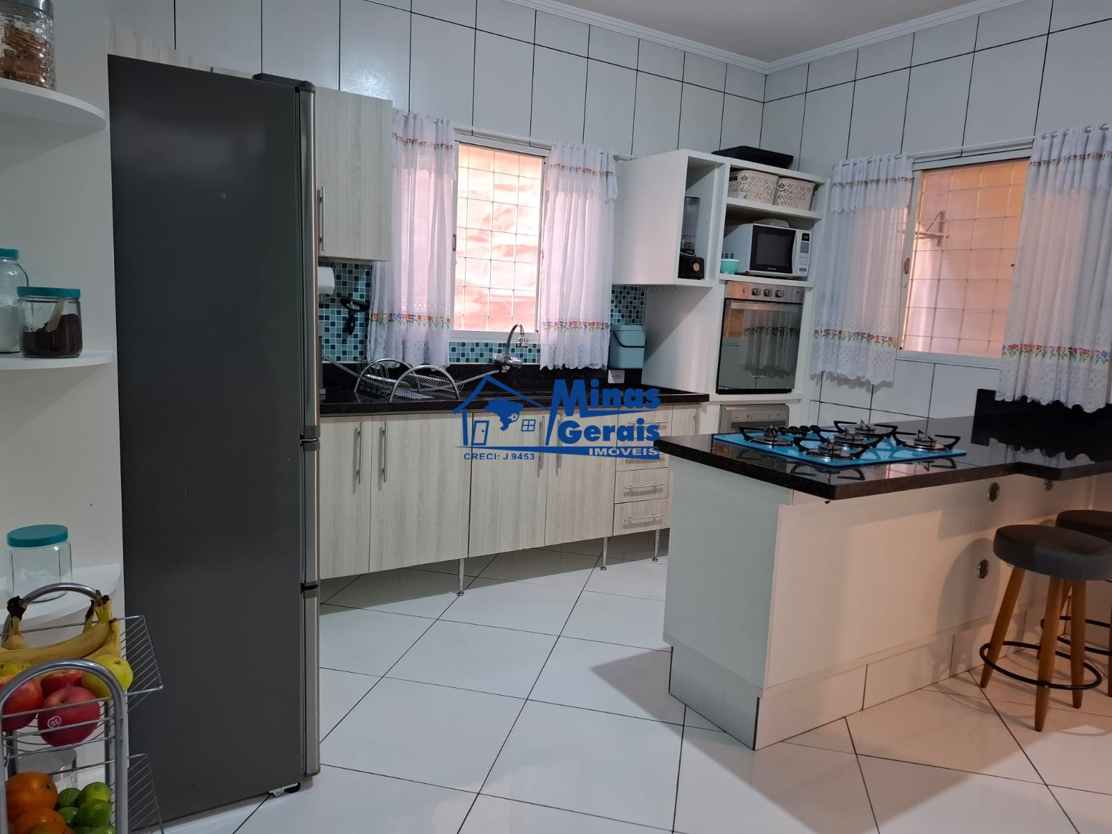 Casa à venda com 3 quartos, 153m² - Foto 4