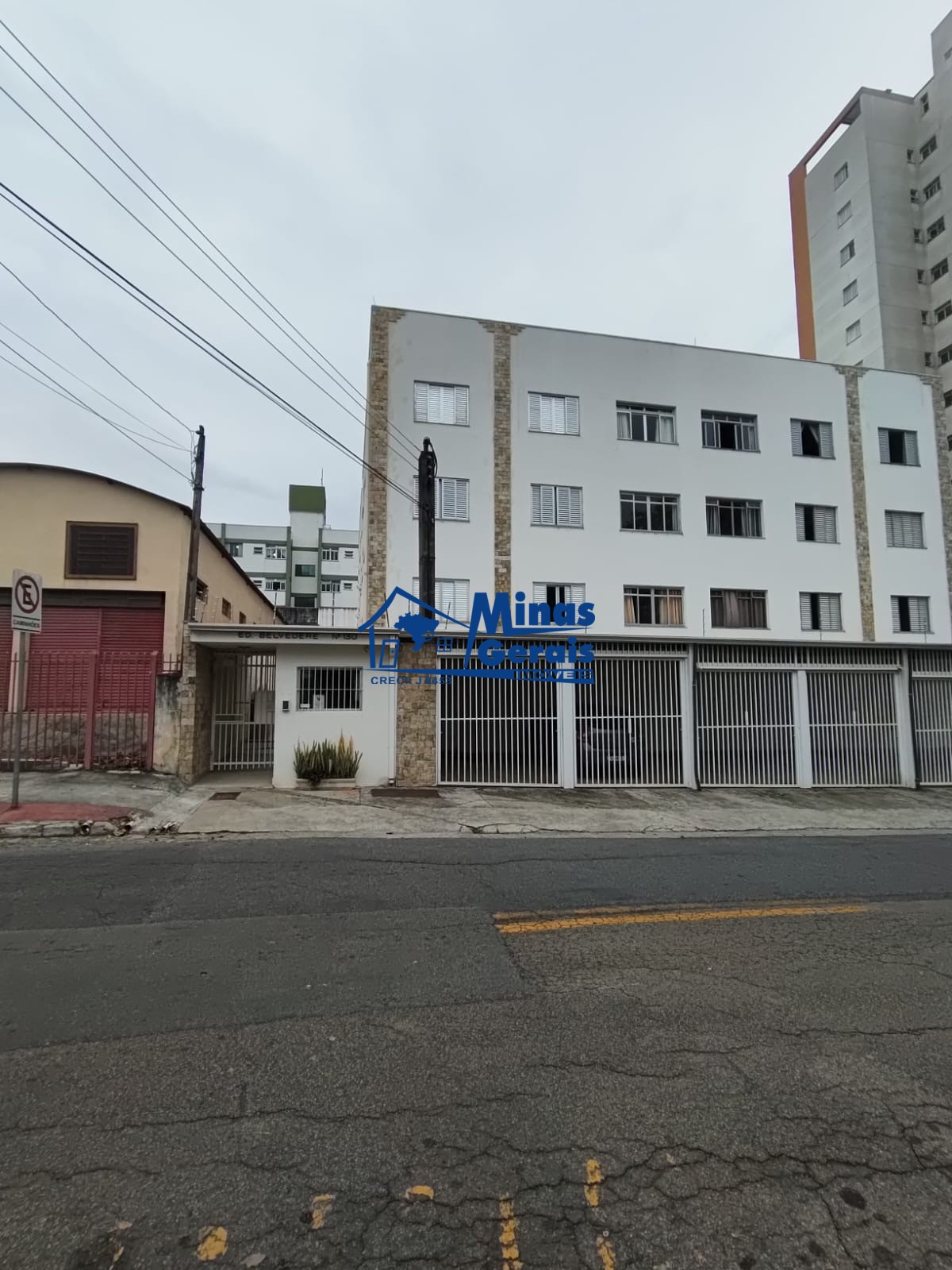 Apartamento à venda com 2 quartos, 70m² - Foto 1