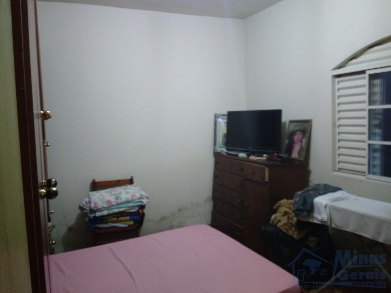 Casa à venda com 3 quartos, 102m² - Foto 4