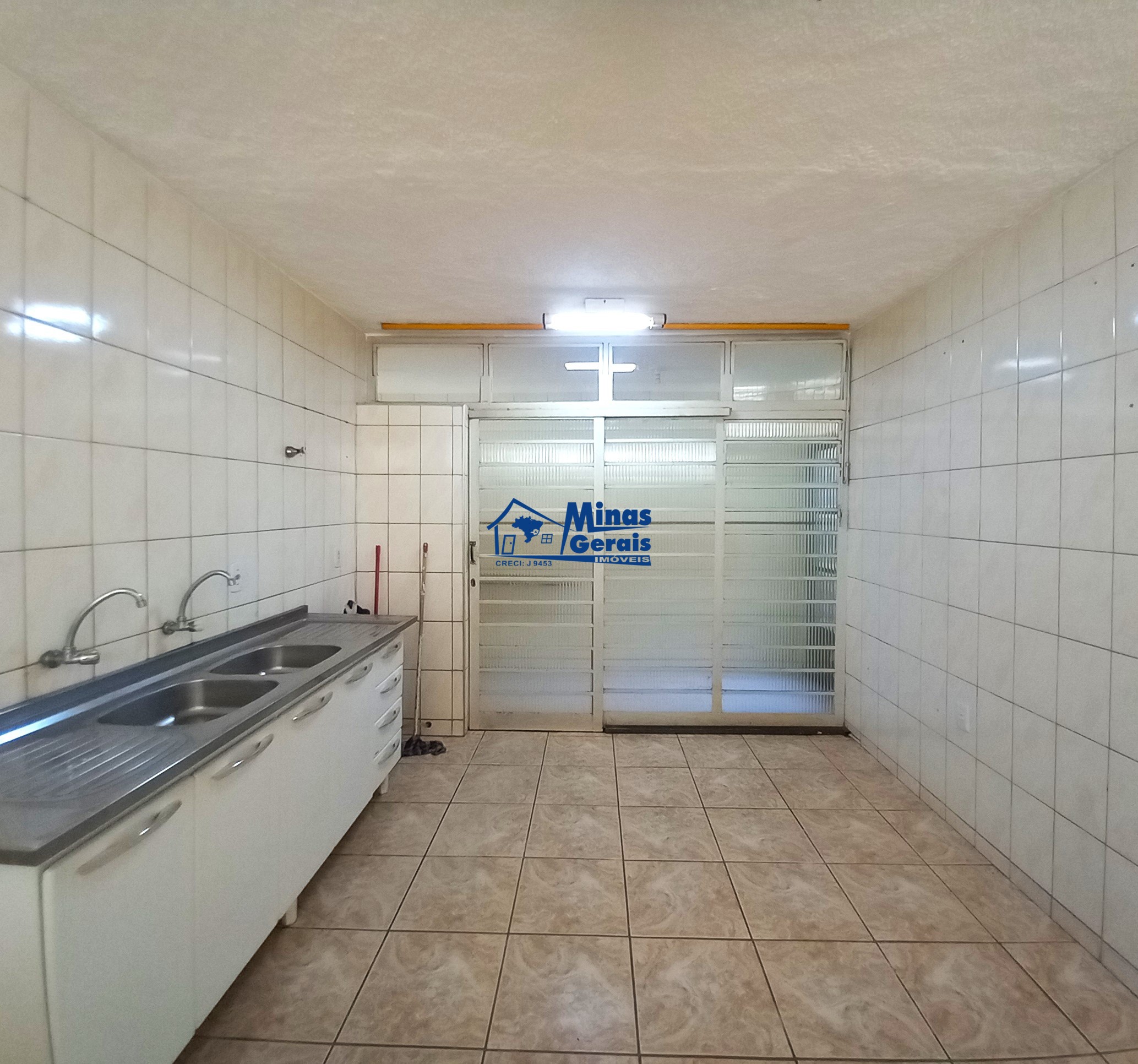 Casa à venda e aluguel com 3 quartos, 179m² - Foto 9