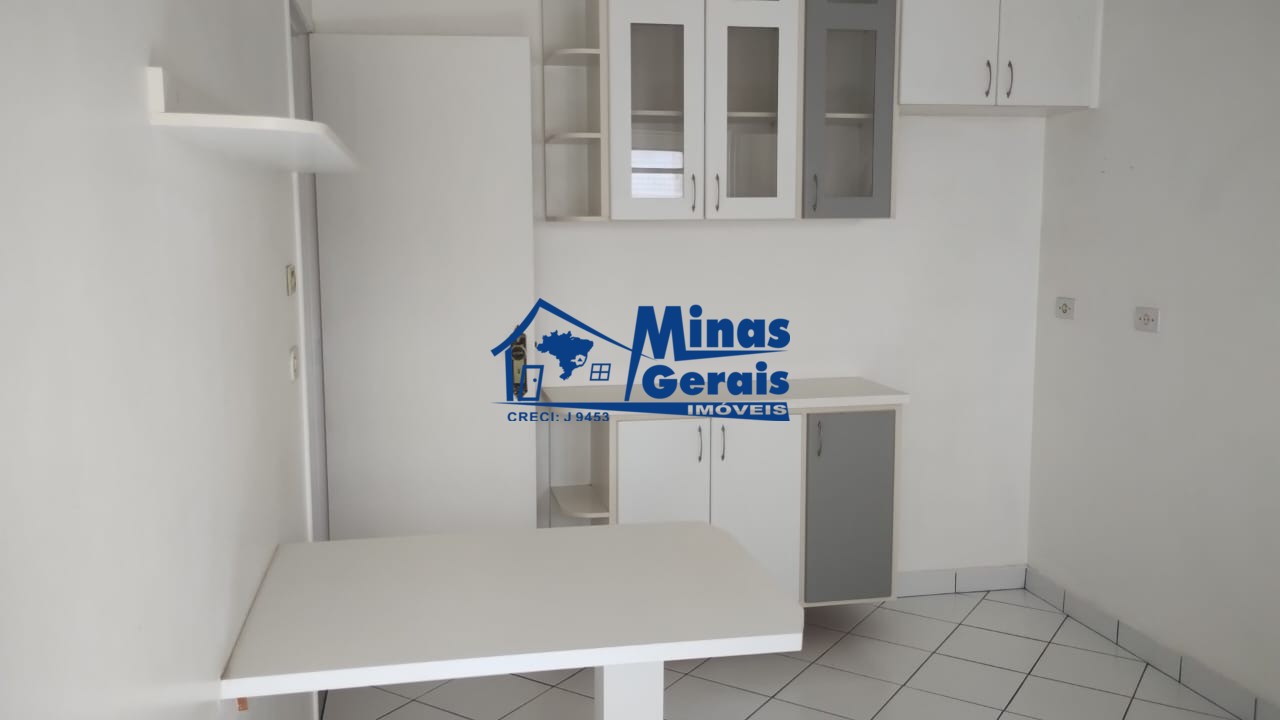 Casa para alugar com 2 quartos, 65m² - Foto 3