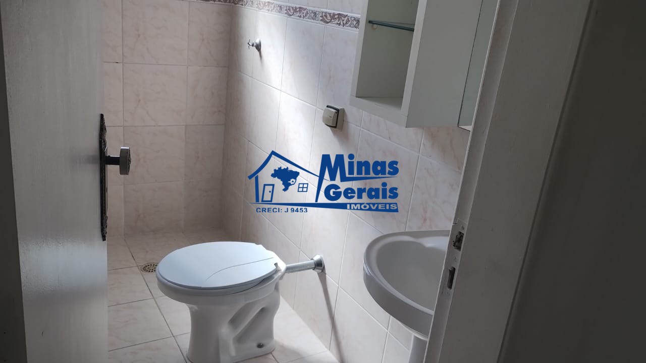 Casa para alugar com 2 quartos, 65m² - Foto 13