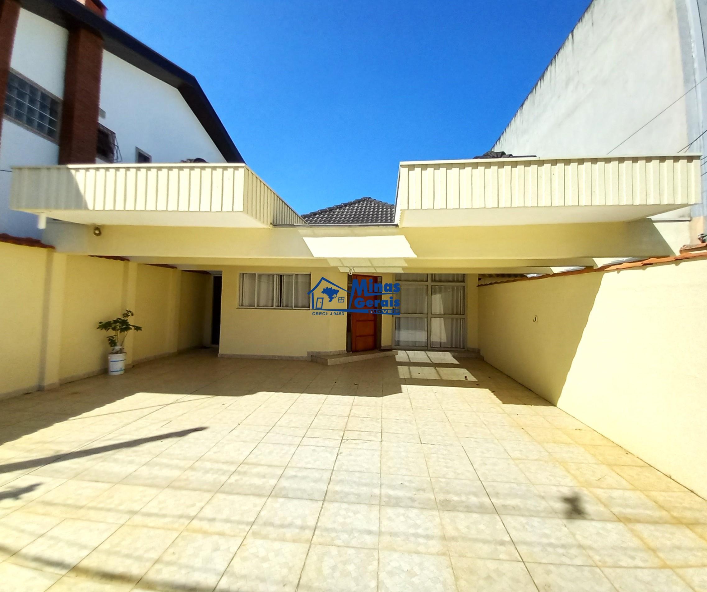 Casa à venda e aluguel com 3 quartos, 179m² - Foto 2