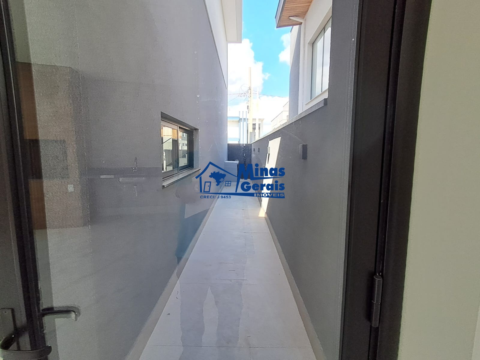 Casa de Condomínio à venda com 4 quartos, 250m² - Foto 24