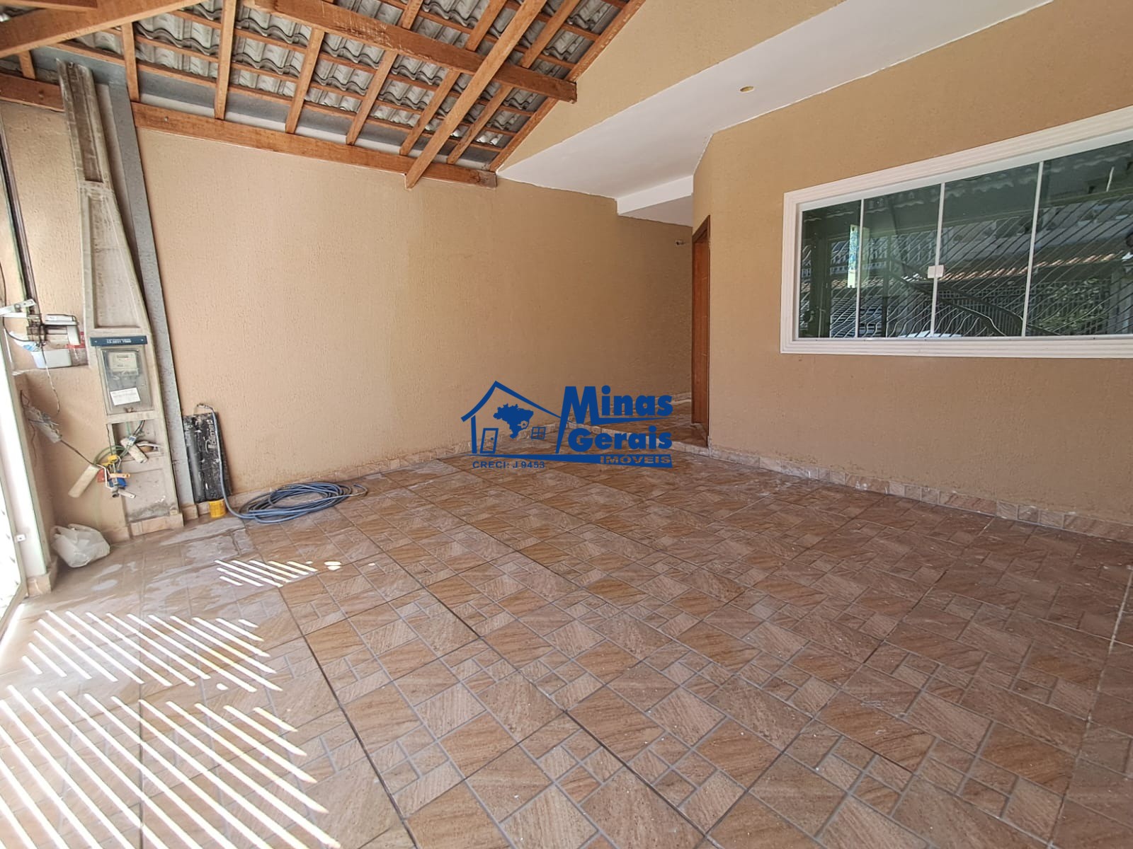 Casa à venda com 3 quartos, 150m² - Foto 2