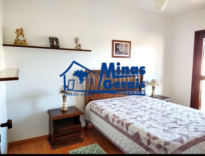Casa à venda com 5 quartos, 250m² - Foto 7