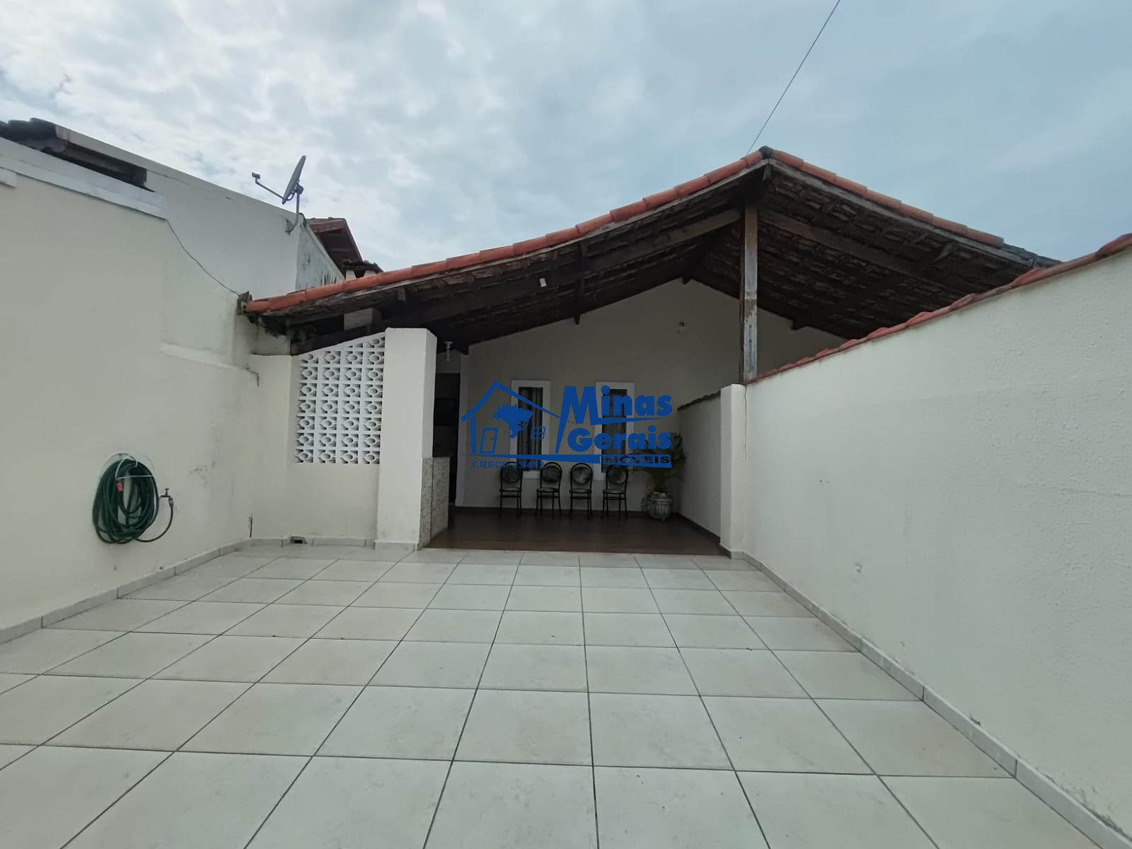 Casa à venda com 4 quartos, 199m² - Foto 3