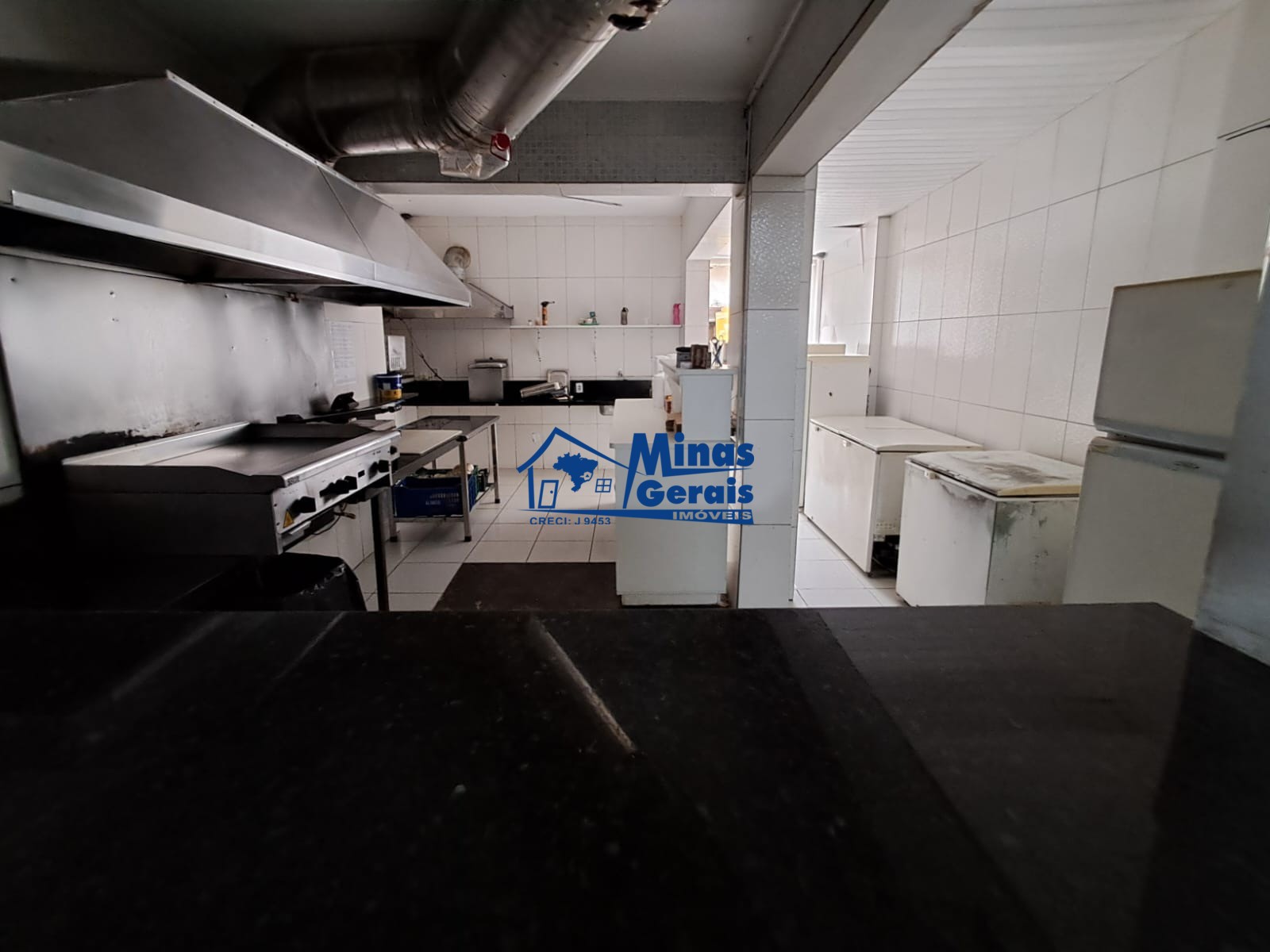 Casa à venda com 3 quartos, 262m² - Foto 4