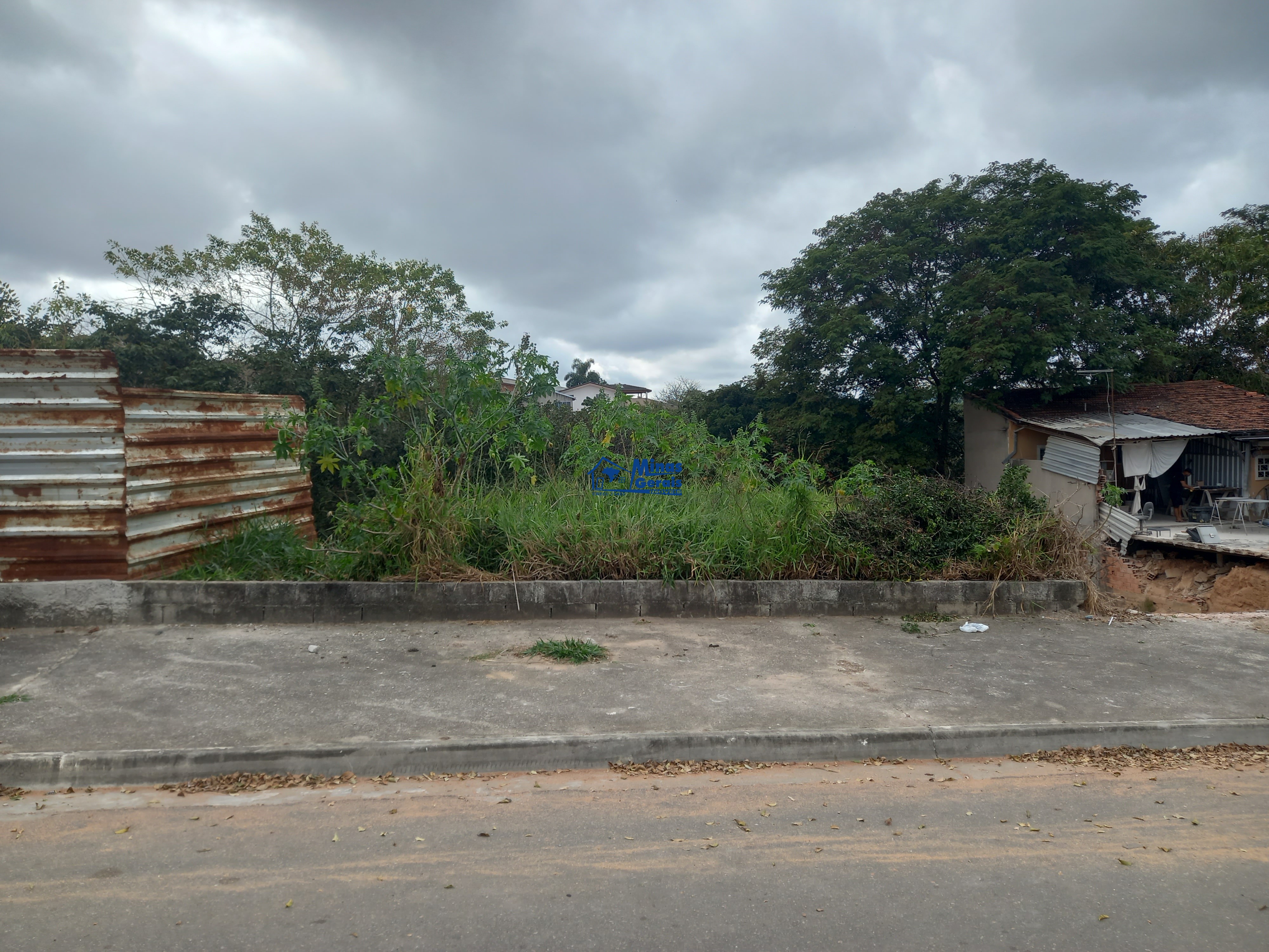 Loteamento e Condomínio - Foto 1