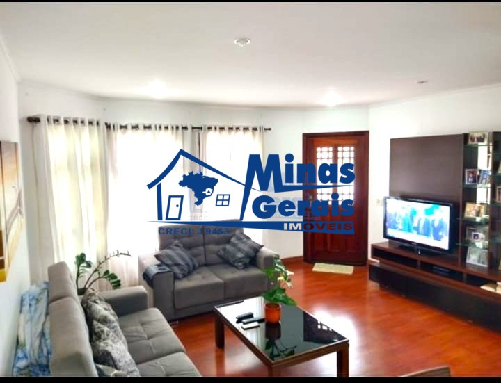 Casa à venda com 5 quartos, 250m² - Foto 3
