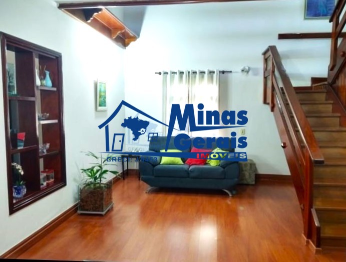 Casa à venda com 5 quartos, 250m² - Foto 2