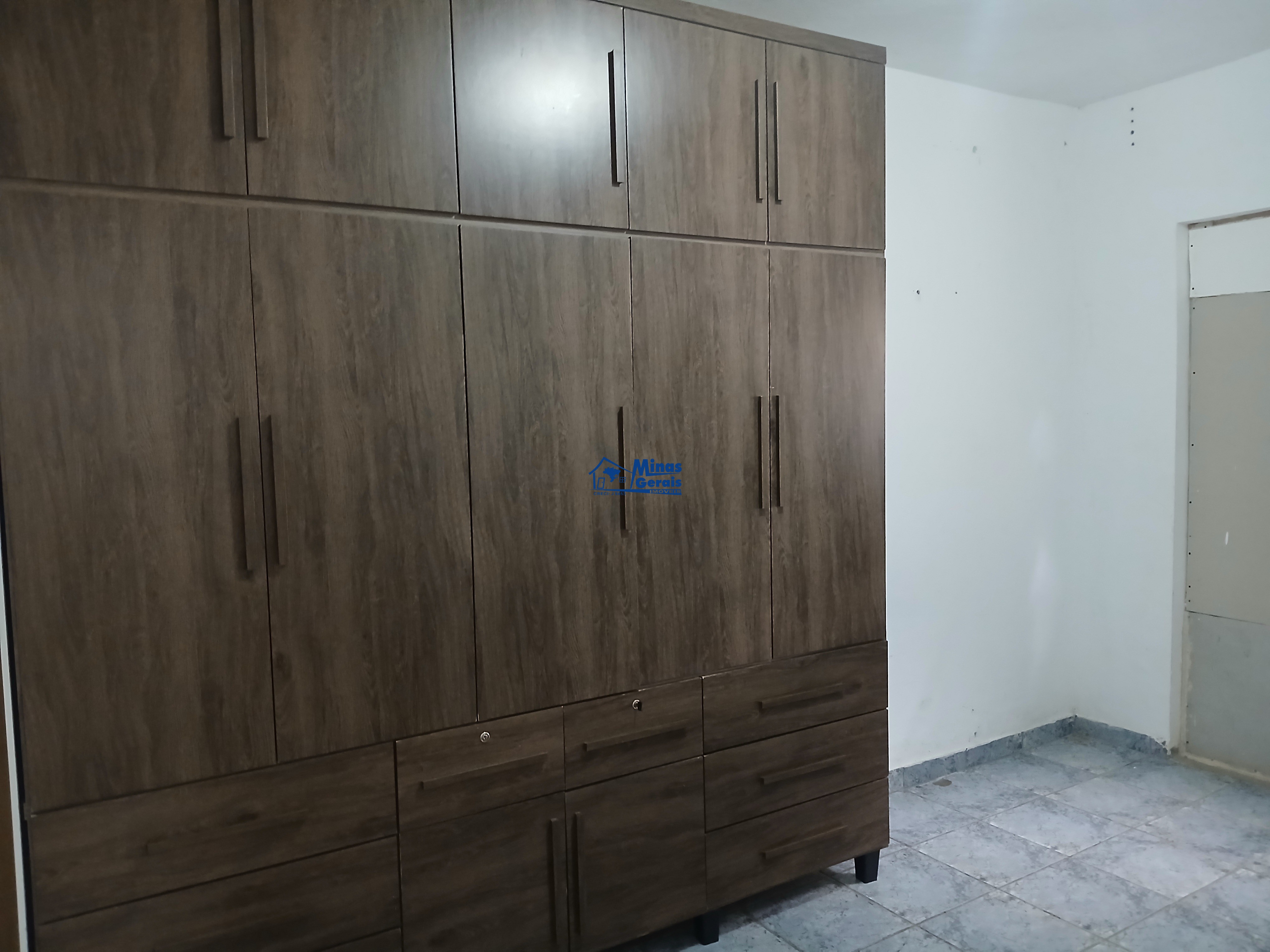 Casa à venda com 2 quartos, 140m² - Foto 4