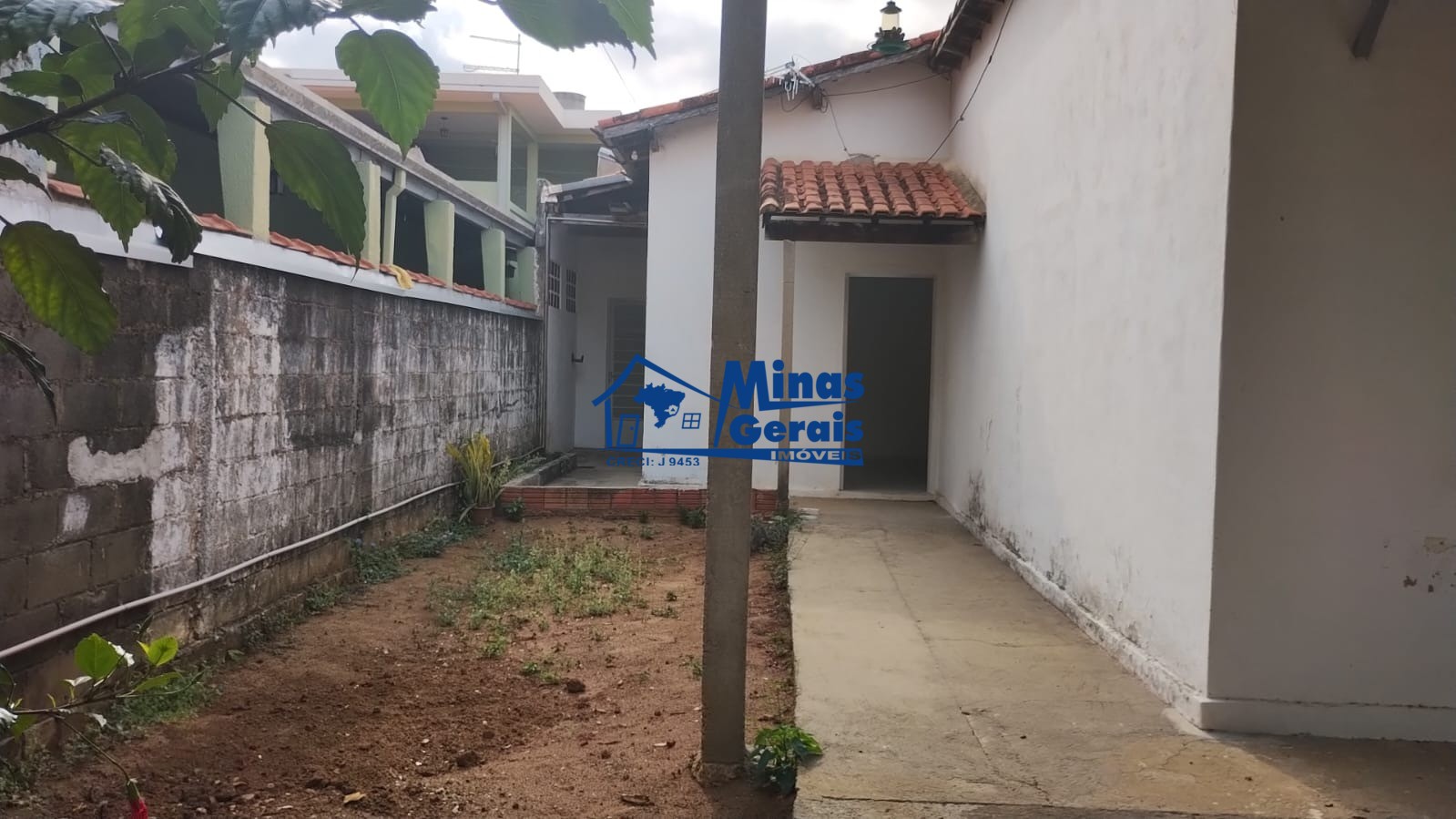 Casa para alugar com 2 quartos, 40m² - Foto 4