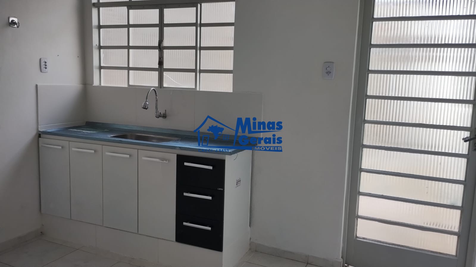 Casa para alugar com 2 quartos, 40m² - Foto 7