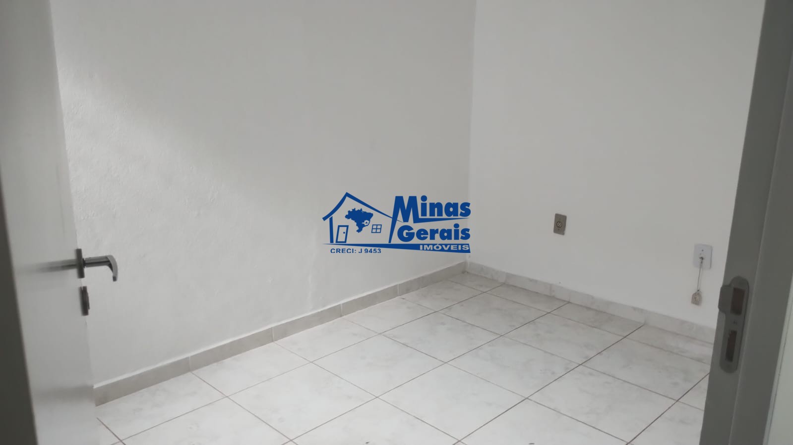 Casa para alugar com 2 quartos, 40m² - Foto 11