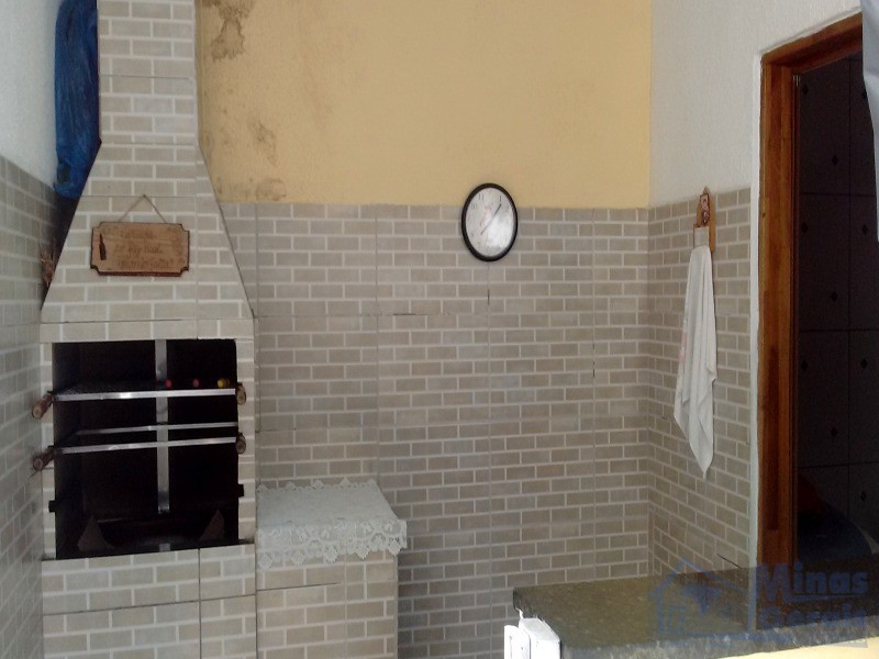 Casa, 5 quartos, 168 m² - Foto 1