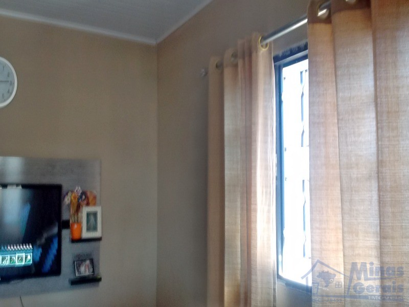 Casa, 5 quartos, 168 m² - Foto 2