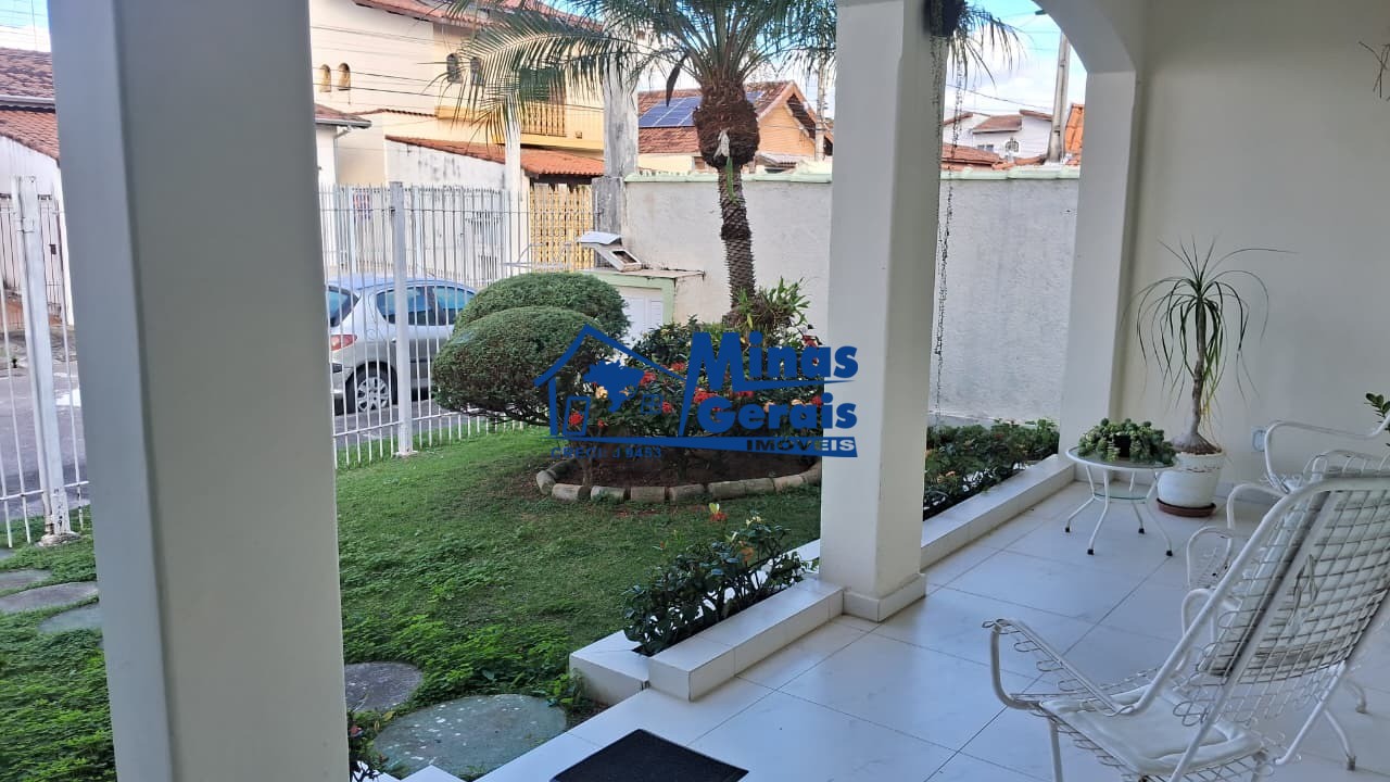 Casa, 5 quartos, 140 m² - Foto 1