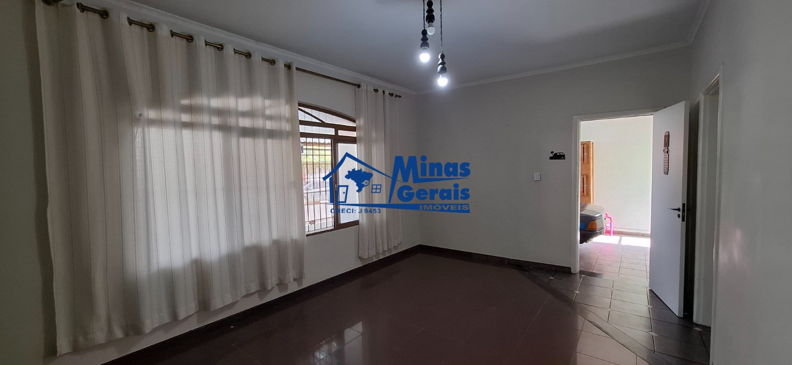 Casa, 5 quartos, 210 m² - Foto 1
