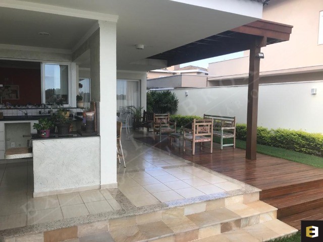 Casa de Condomínio à venda com 4 quartos, 438m² - Foto 1