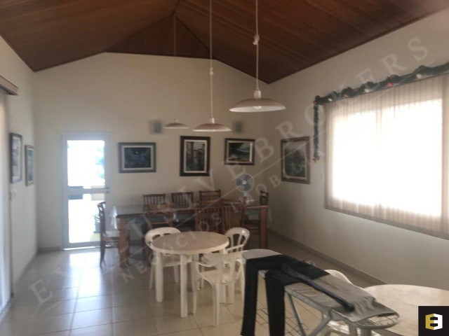Casa de Condomínio à venda com 4 quartos, 438m² - Foto 2