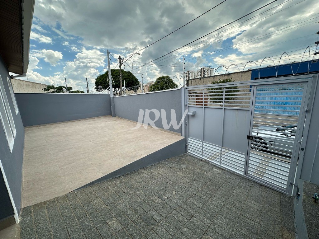 Casa à venda com 2 quartos, 250m² - Foto 4