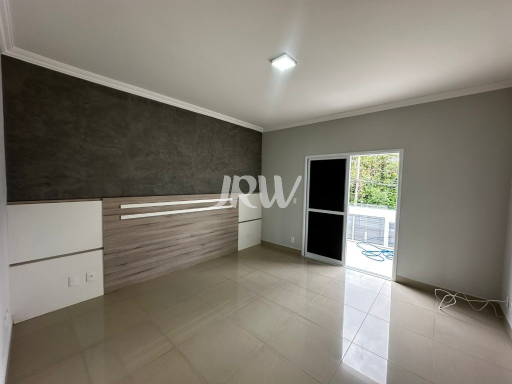 Sobrado à venda com 3 quartos, 240m² - Foto 2
