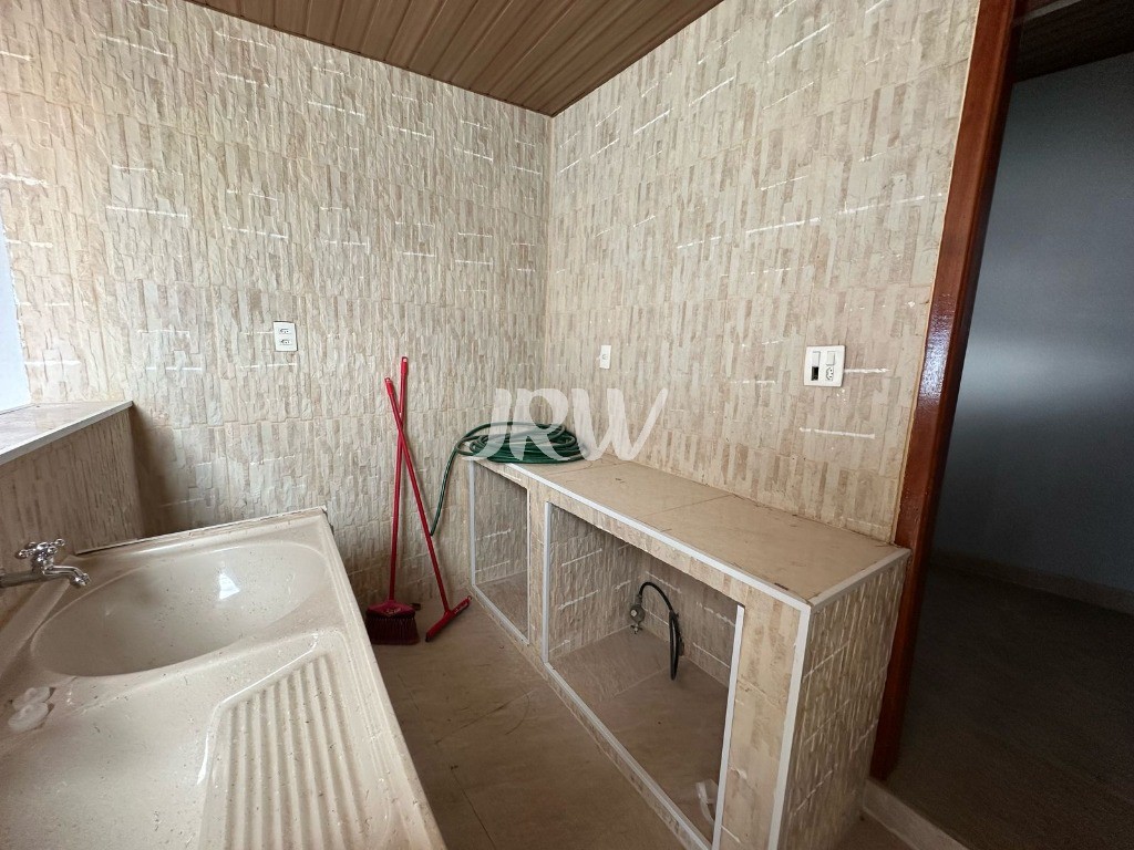 Casa à venda com 2 quartos, 250m² - Foto 21