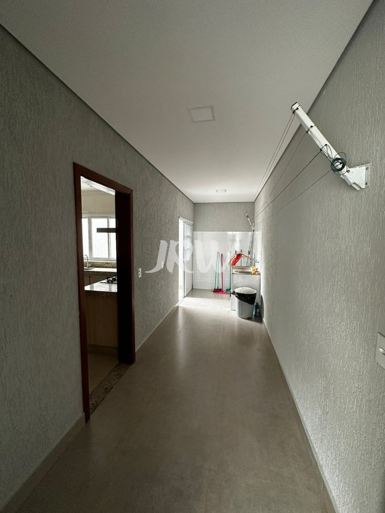 Sobrado à venda com 3 quartos, 240m² - Foto 21